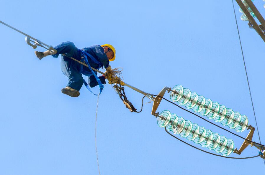 Explore Power Dtu, Explique le rôle et l'application de l'unité de transmission de données de puissance