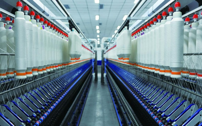 This case demonstrates LoRa for Industrial Machine Health using ET2110 and ET1010 for real-time monitoring and predictive fault detection._smart Factory_IOTRouter