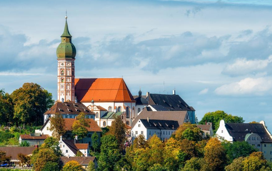 Como é concebido o terminal de transmissão de dados?